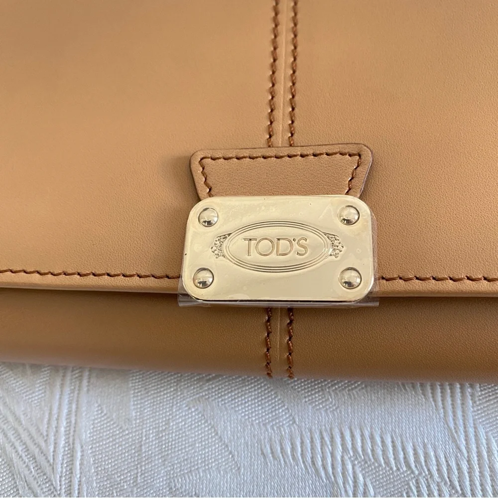 Tod's cognac brown leather wallet